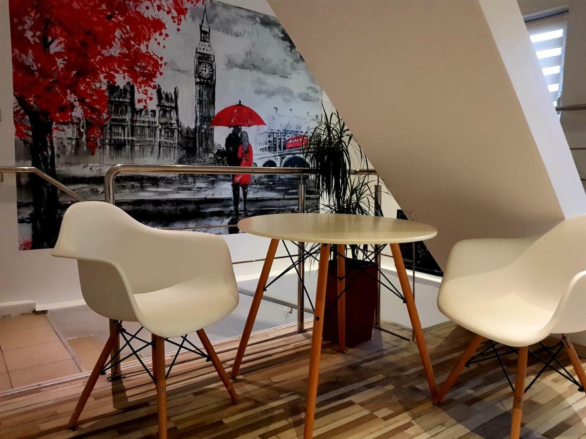 Art Boutique Central Тыргу-Жиу Экстерьер фото