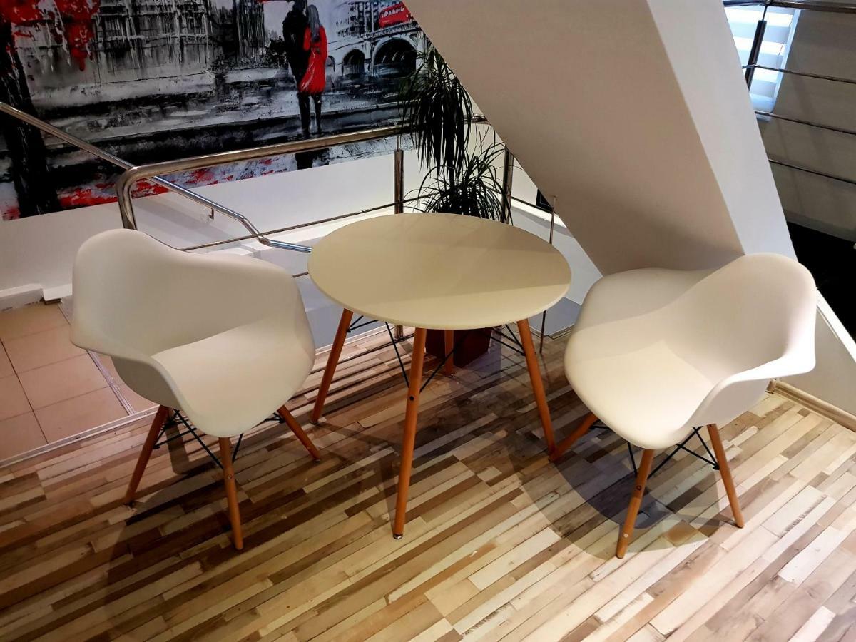 Art Boutique Central Тыргу-Жиу Экстерьер фото